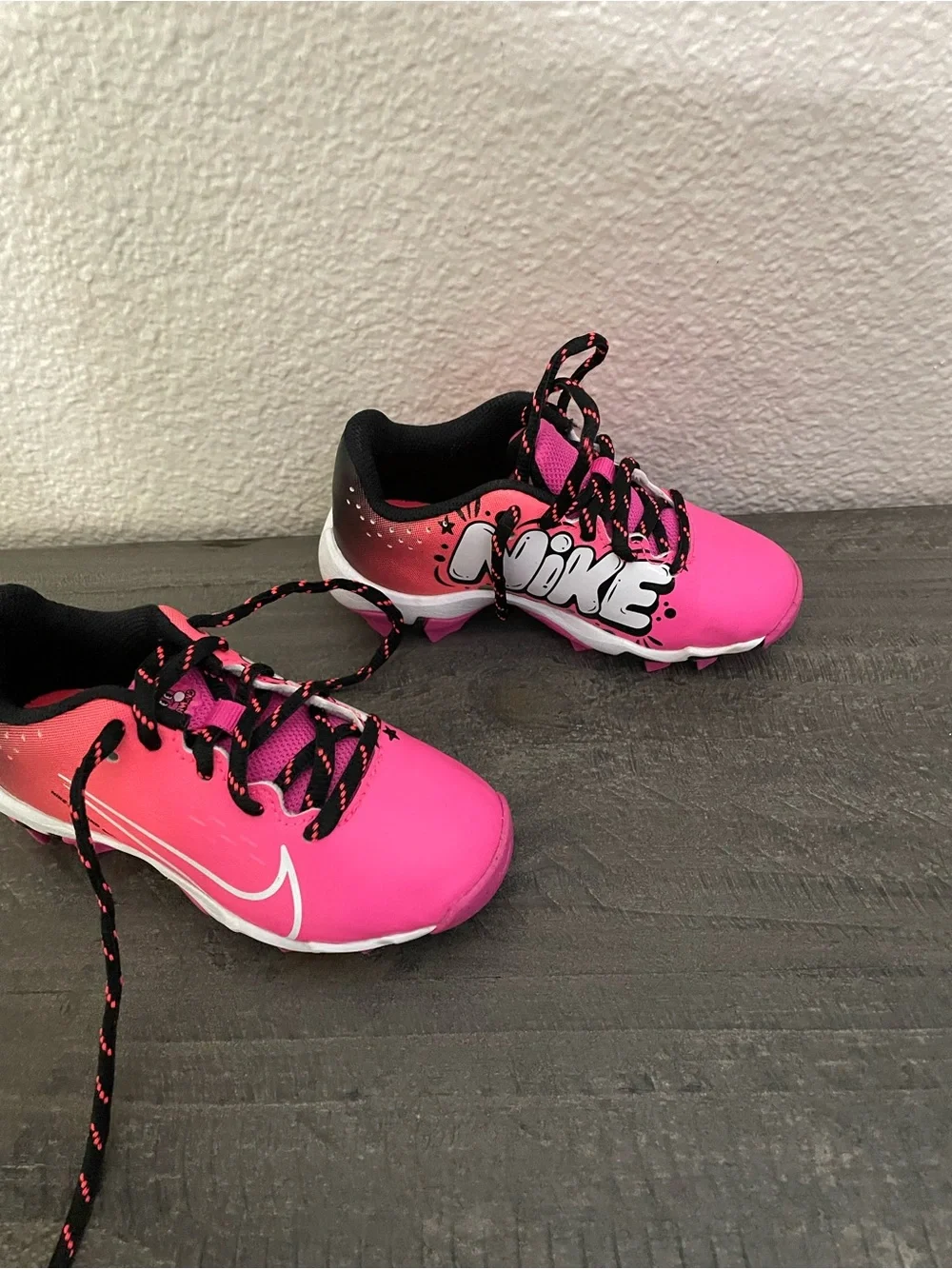 Nike Kids' toddler Bright Pink and Black tball softball Cleats